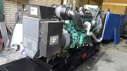 دو قسمت اصلی دستگاه دیزل ژنراتور شامل موتور دیزل و دینام است که نقش مهمی را در تولید برق برعهده دارند.